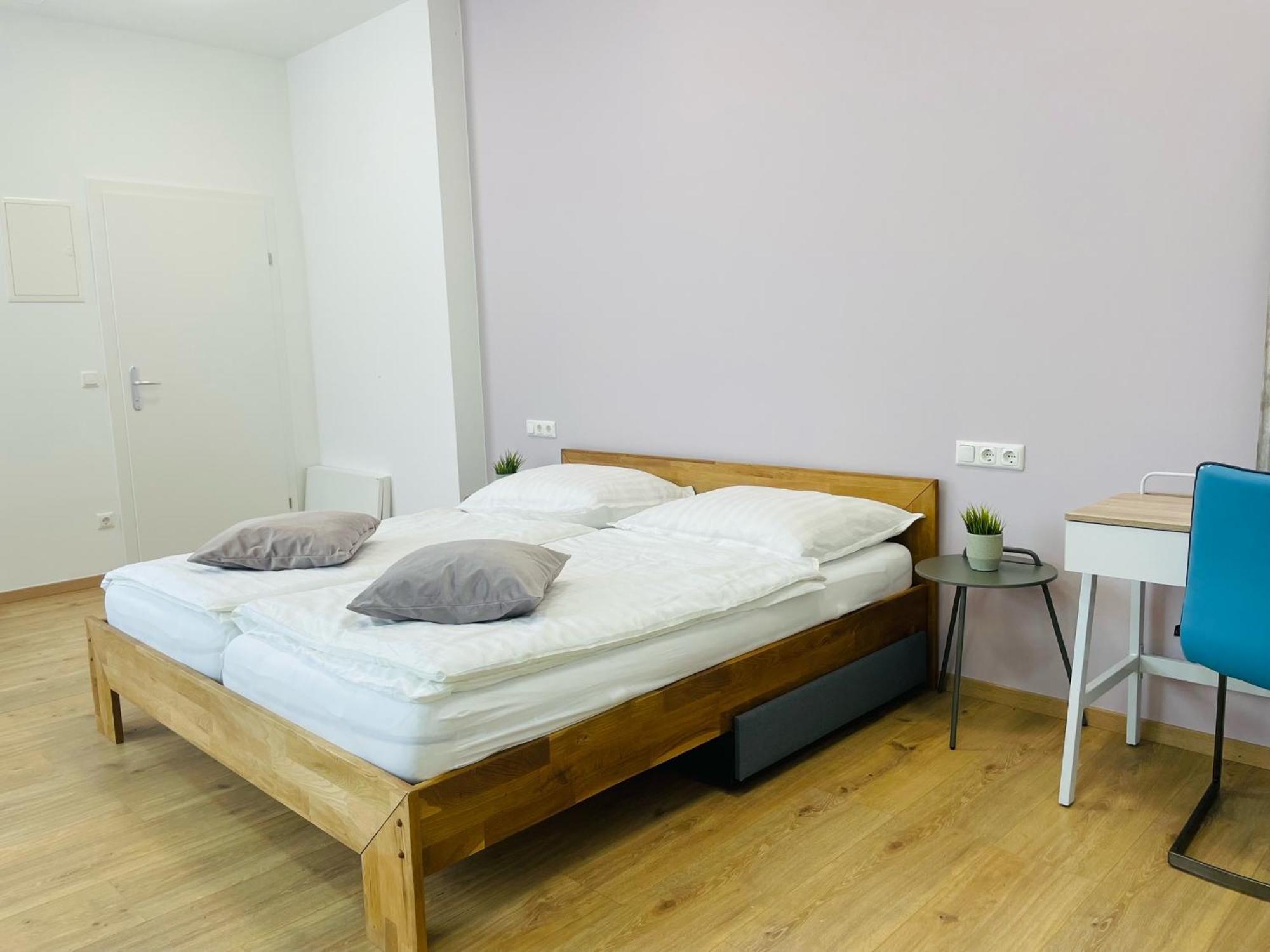 Salon Des Fleurs Linz-Landstrasse Apartment Exterior foto